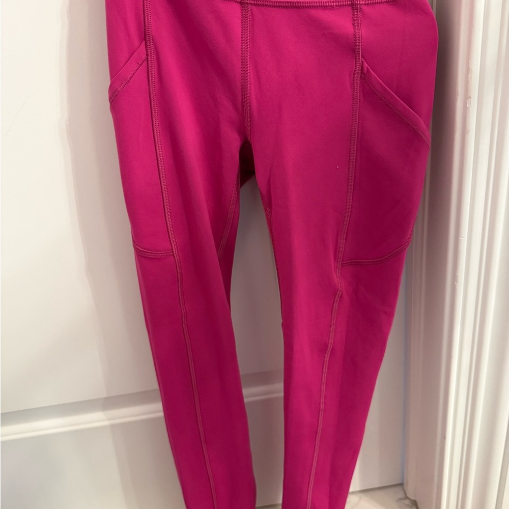Lululemon Athletica Fuchsia Leggings with side pockets
